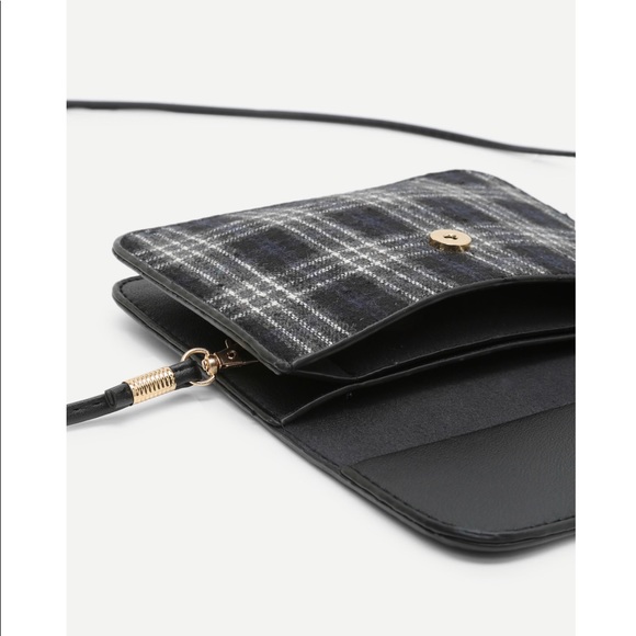 Mini Black crossbody bag with heart magnetic clasp - Picture 3 of 3